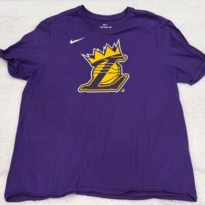 Nike Lakers LeBron James Purple Tee with Yellow Graphic